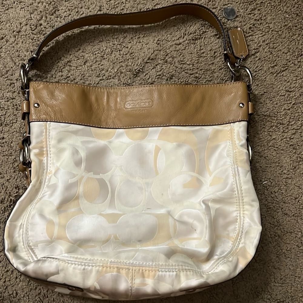 Coach monogram bag-tan& off white